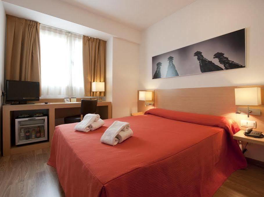 Hotel Sagrada Familia 3*