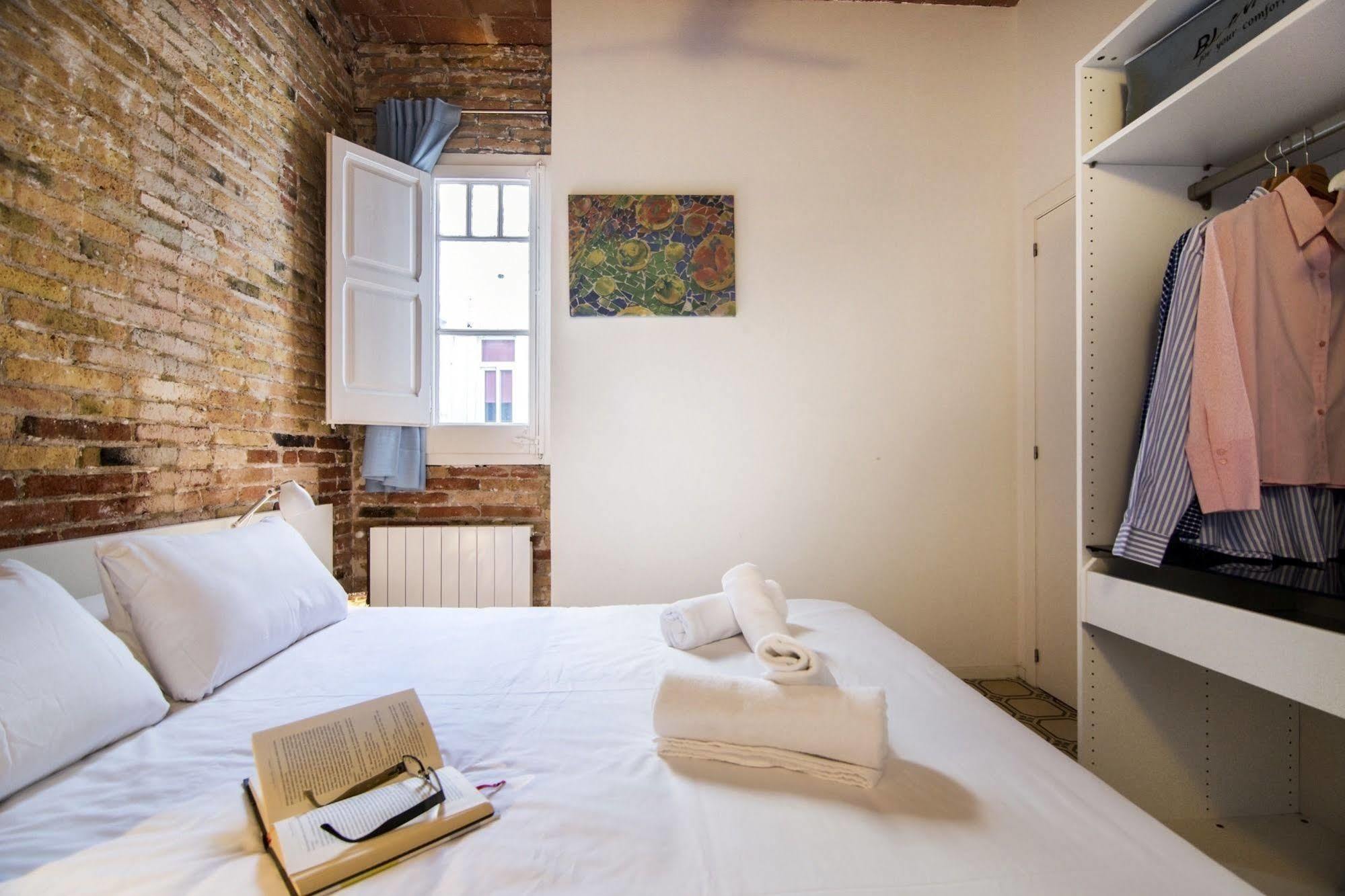 Happy People Sagrada Familia St Pau Apartamento *
