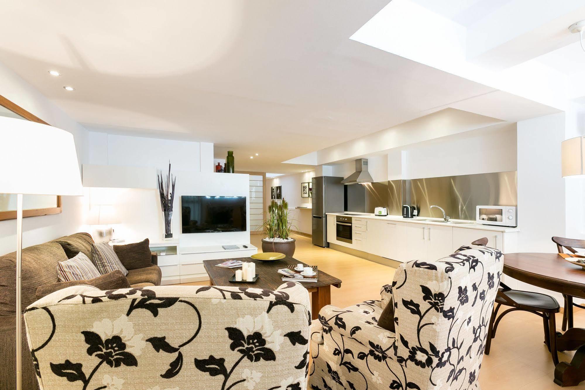 Serennia Cest Arc De Triomf Apartment