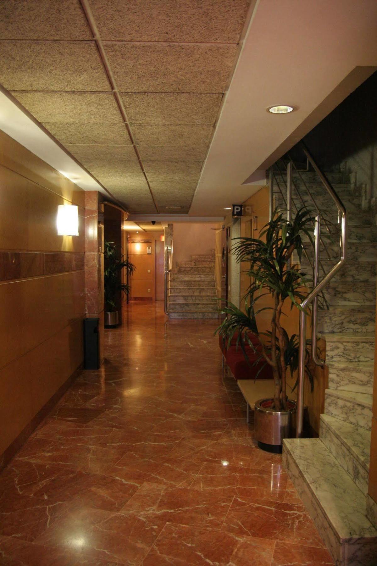 Napols - Abapart Apartahotel 2*