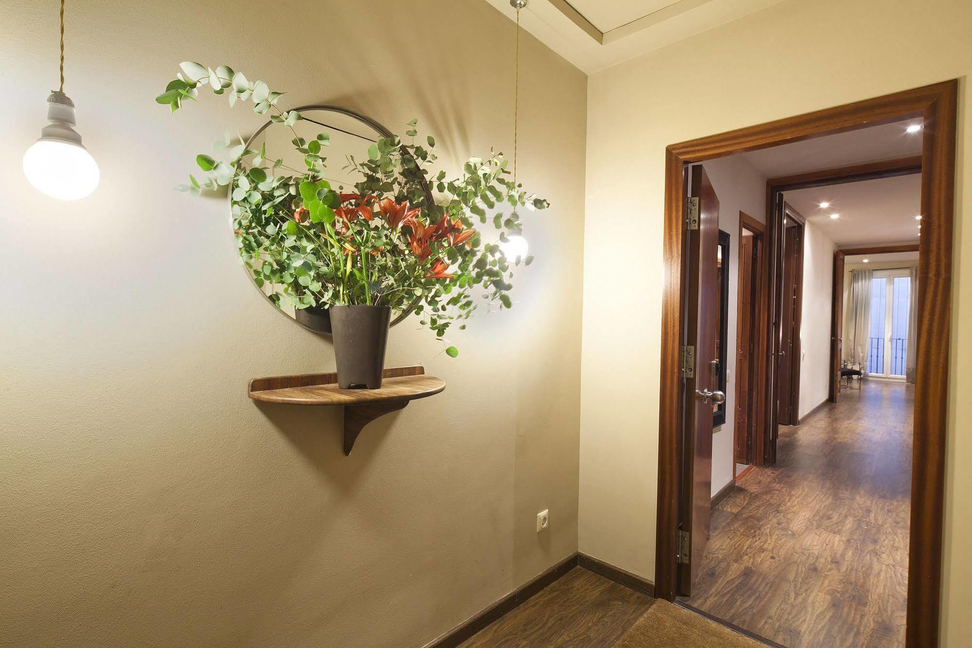 Aspasios Urquinaona Appartement *