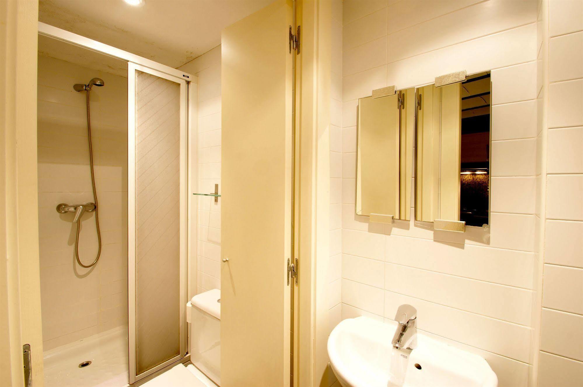 Borne Down Town Hotel 3*