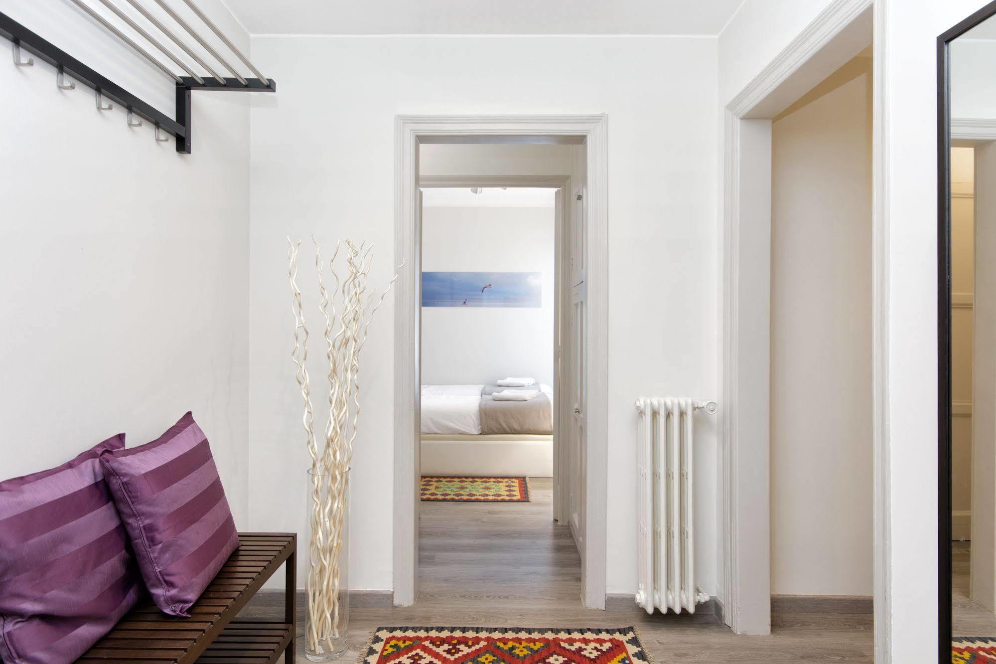 Apartment Eixample Building By Mercedes Heritage Barcelona