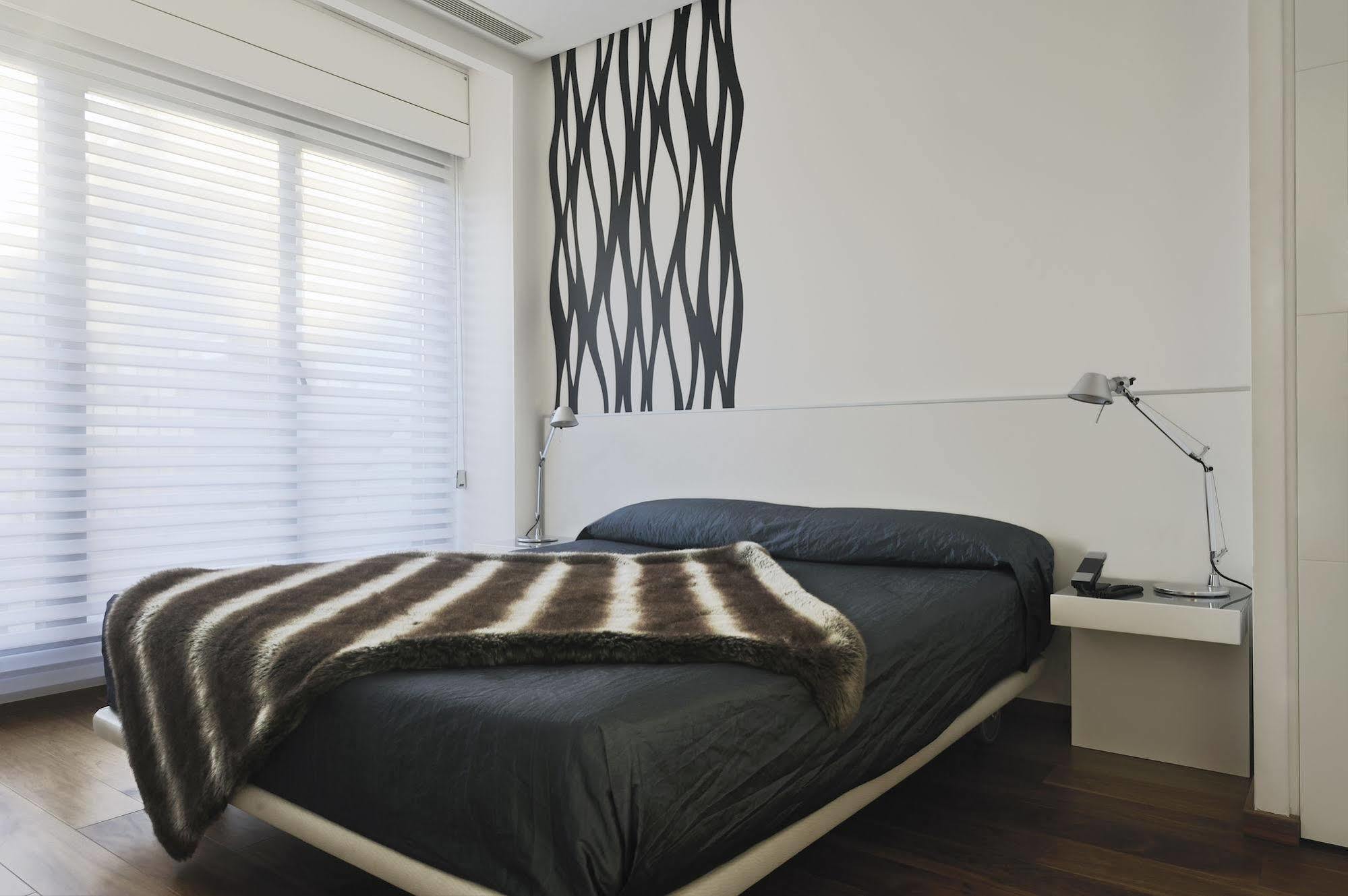 Avenue Apartment *