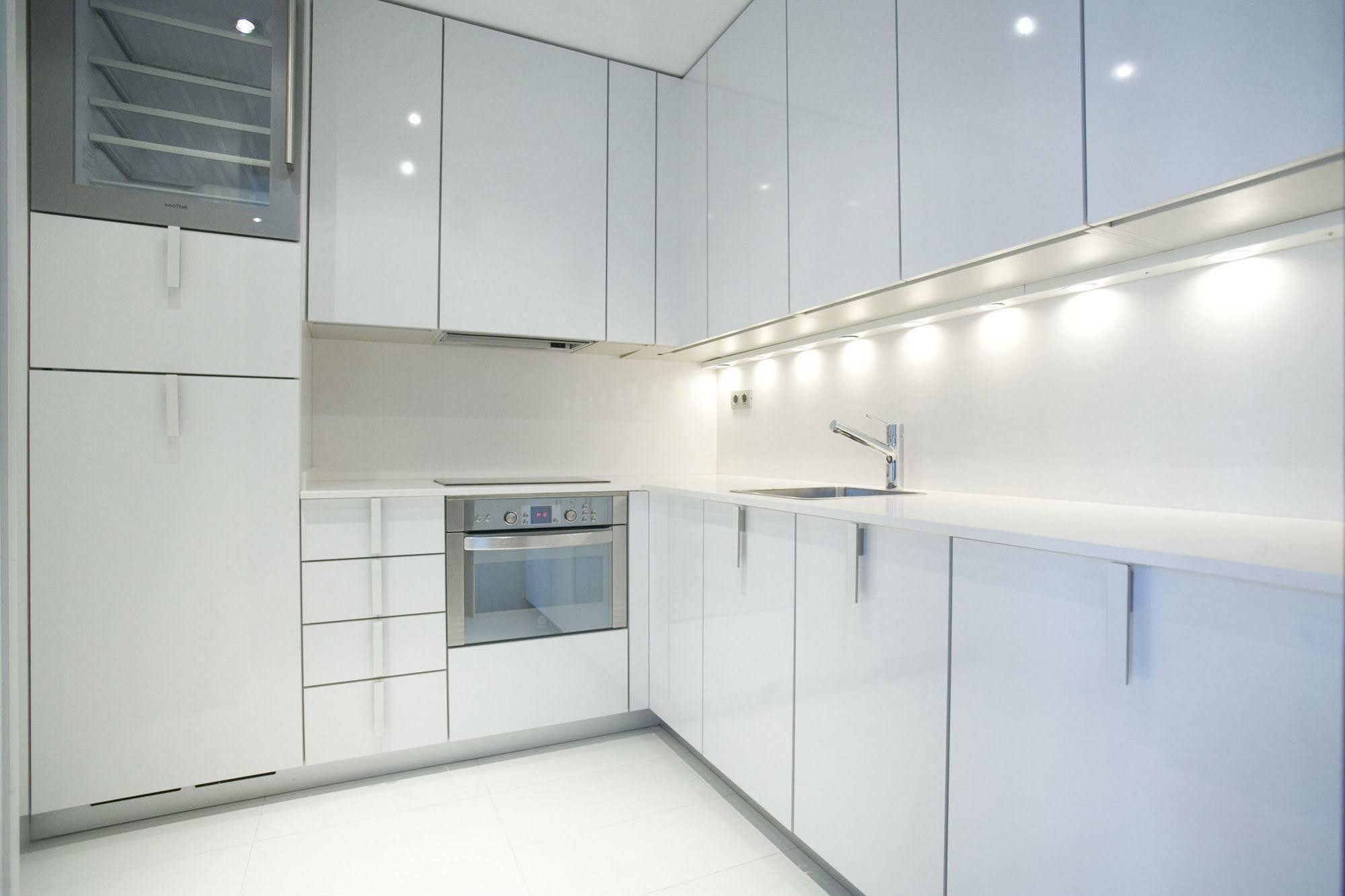 Avenue Apartment *