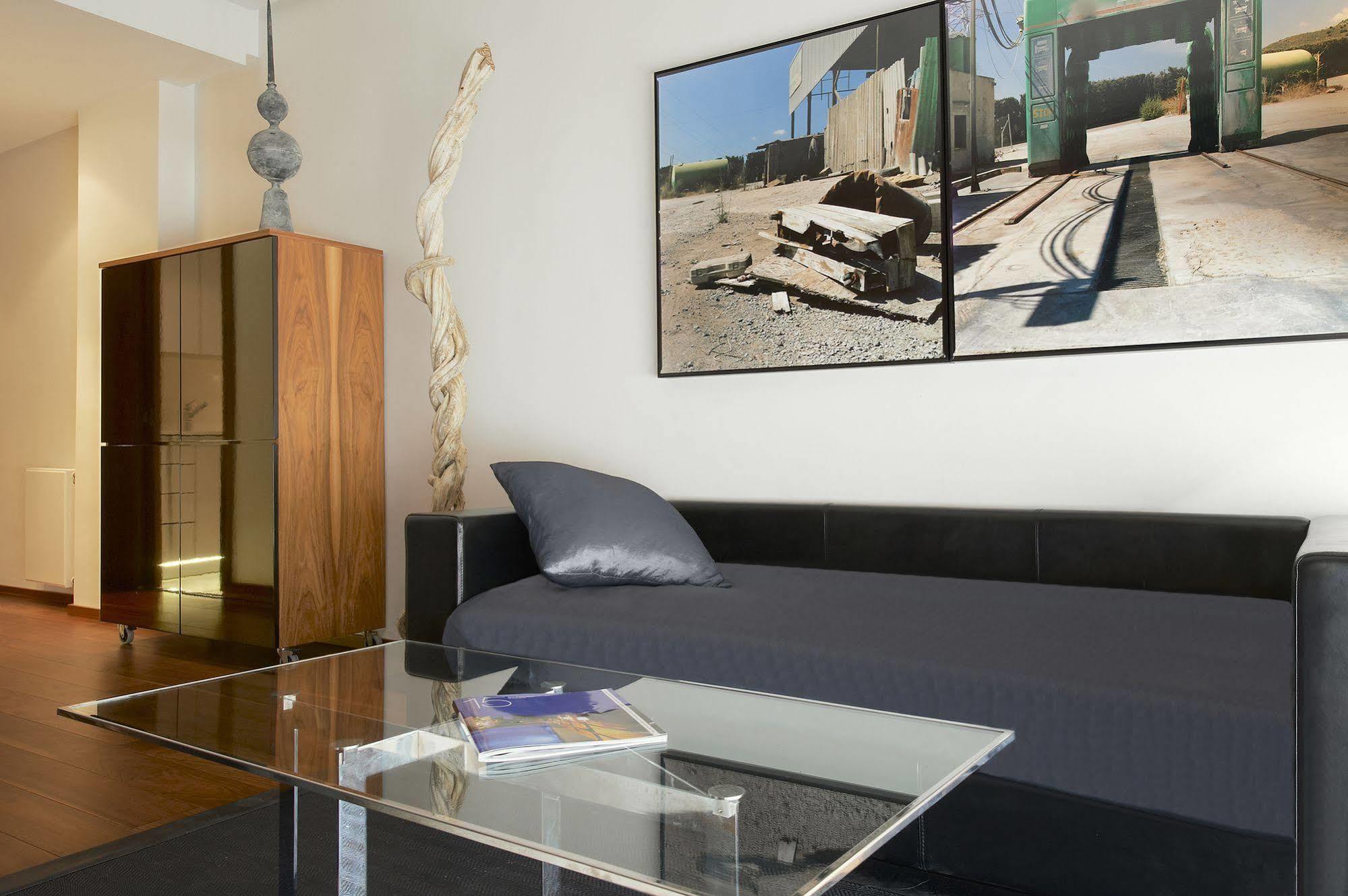 Apartment Avenue *