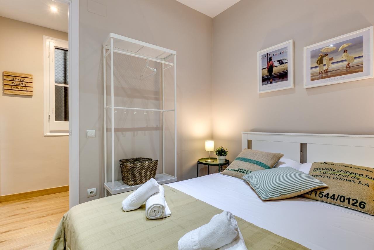 Renovated & Classic 3-bedroom Sagrada Familia Apt. Apartamento *