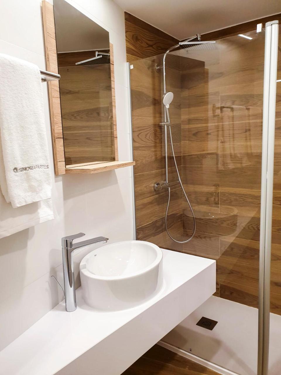 Hotel Ginosi Pedralbes 3*
