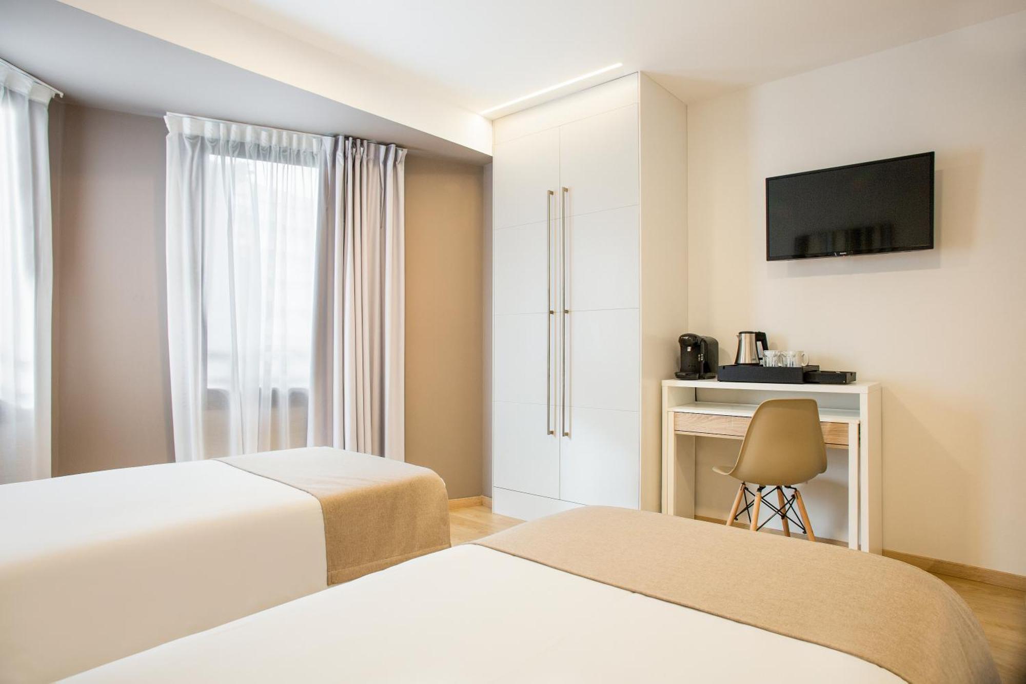 Ginosi Pedralbes Hotel