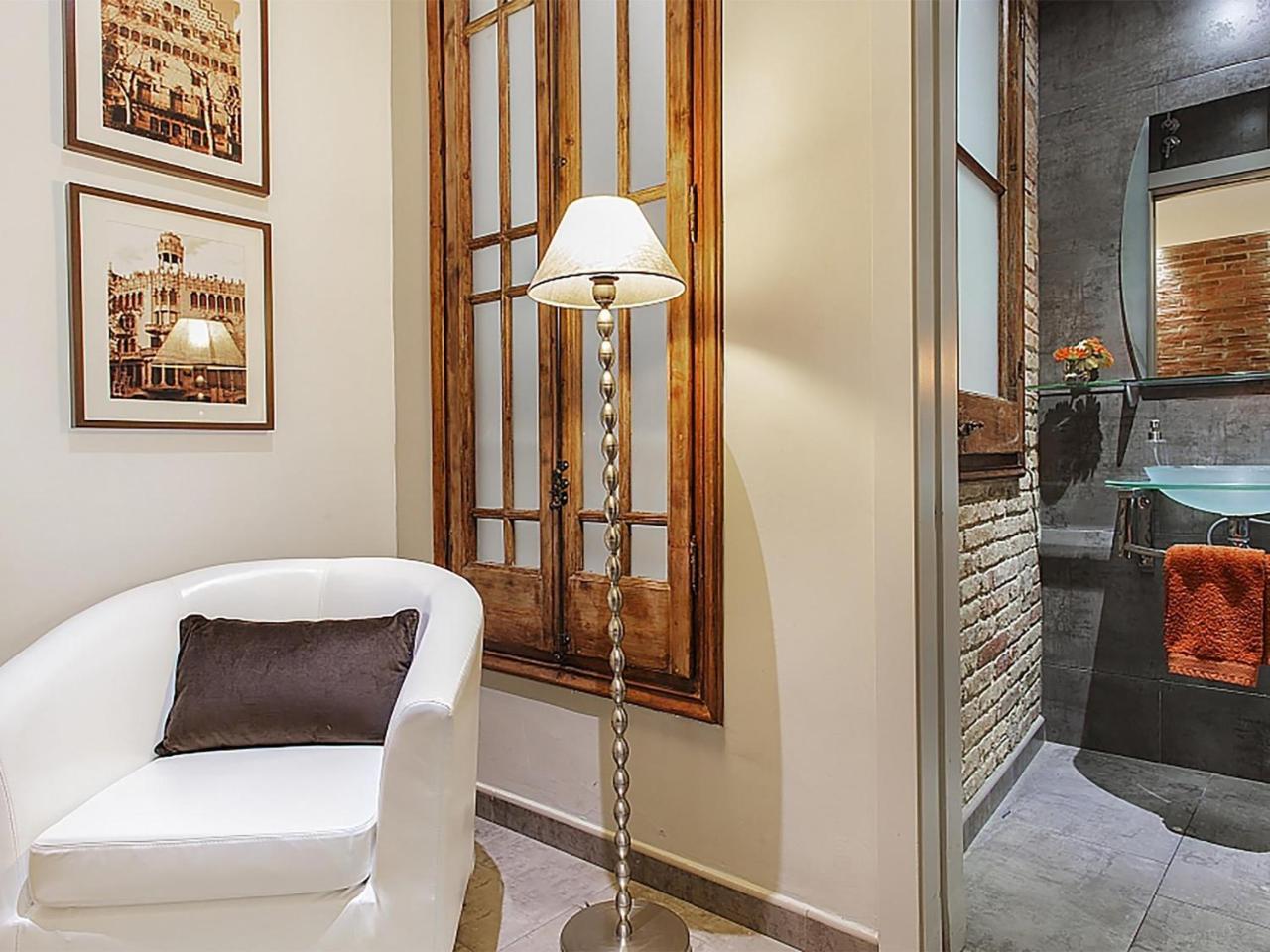Appartement Bhm1 1036 Carrer De La Creu Coberta, 32, Principal *