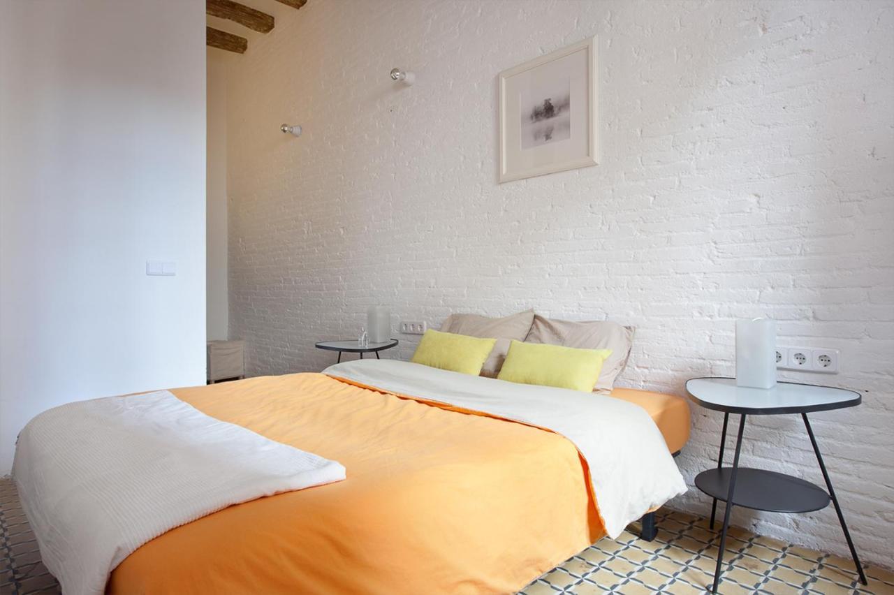 Apartment Borrell - Near Ramblas Barcelona