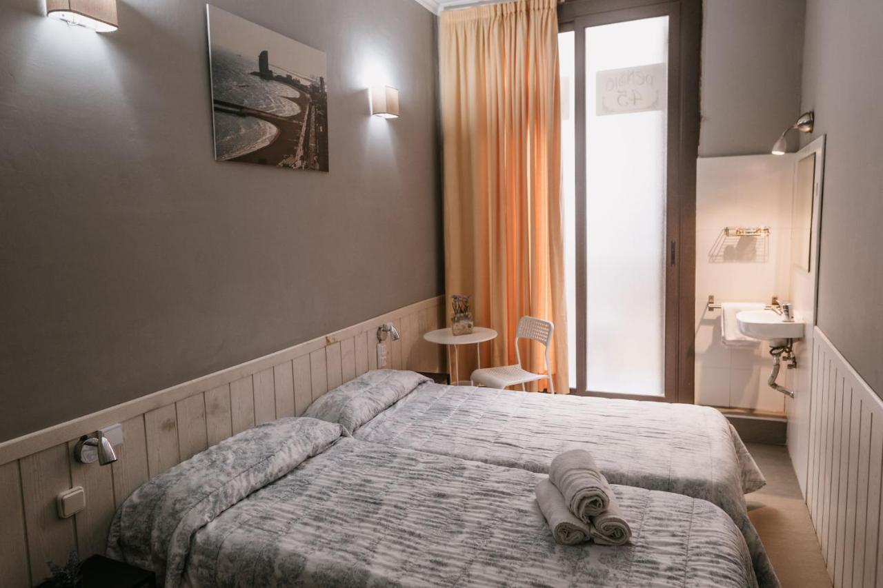 45 Guest house *