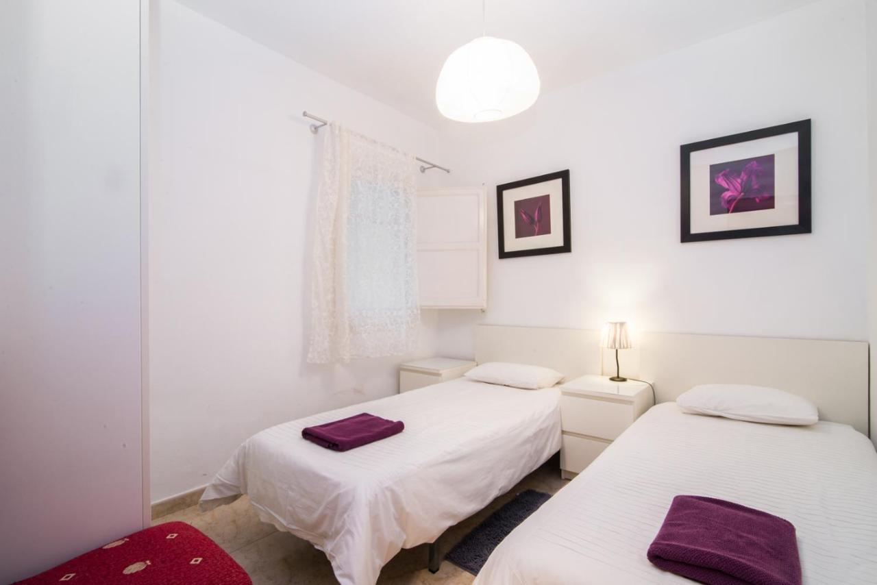 Torrassa Fira Apartment *
