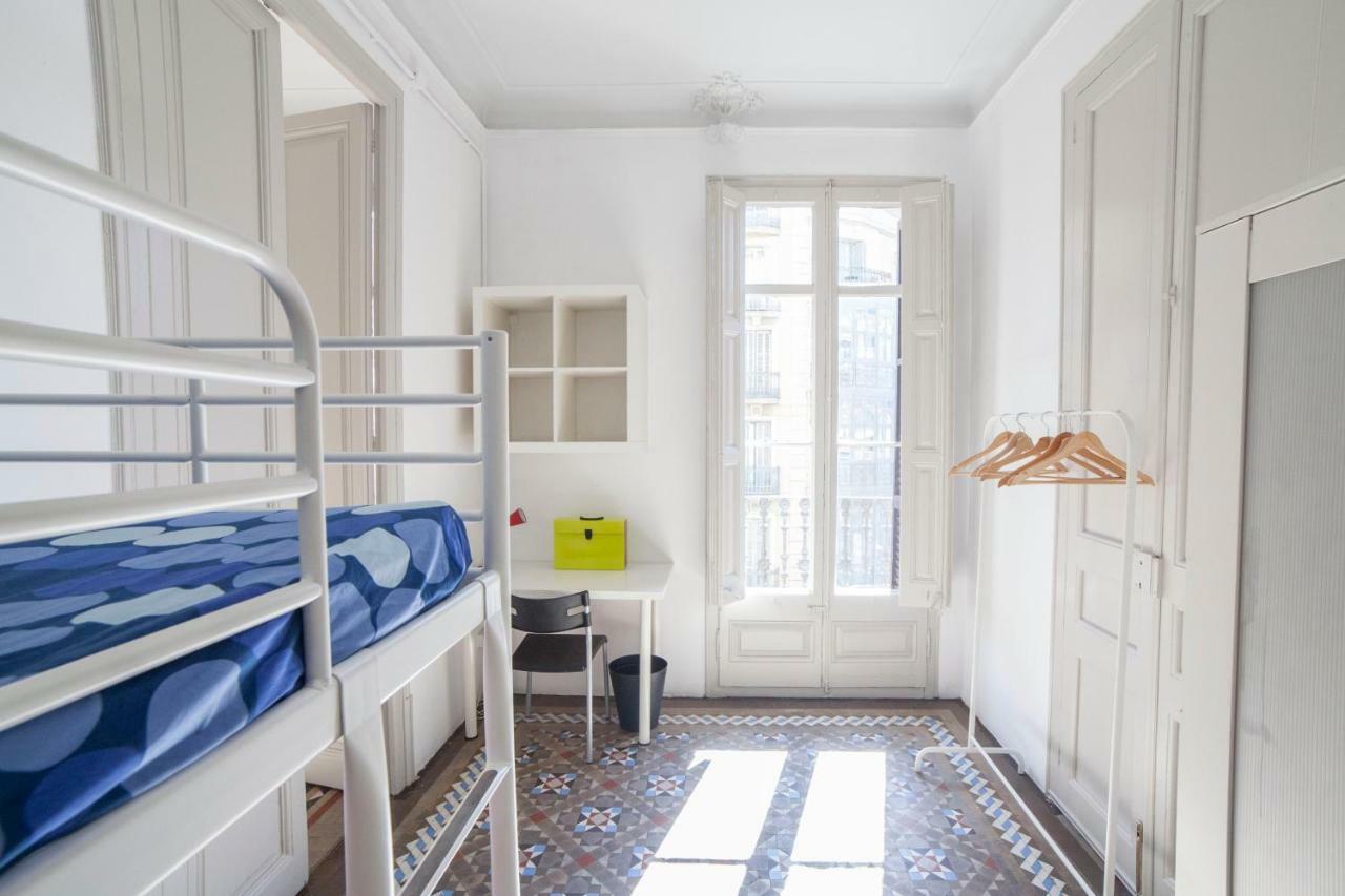 B21-apartamento Modernista Grupos Apartment *