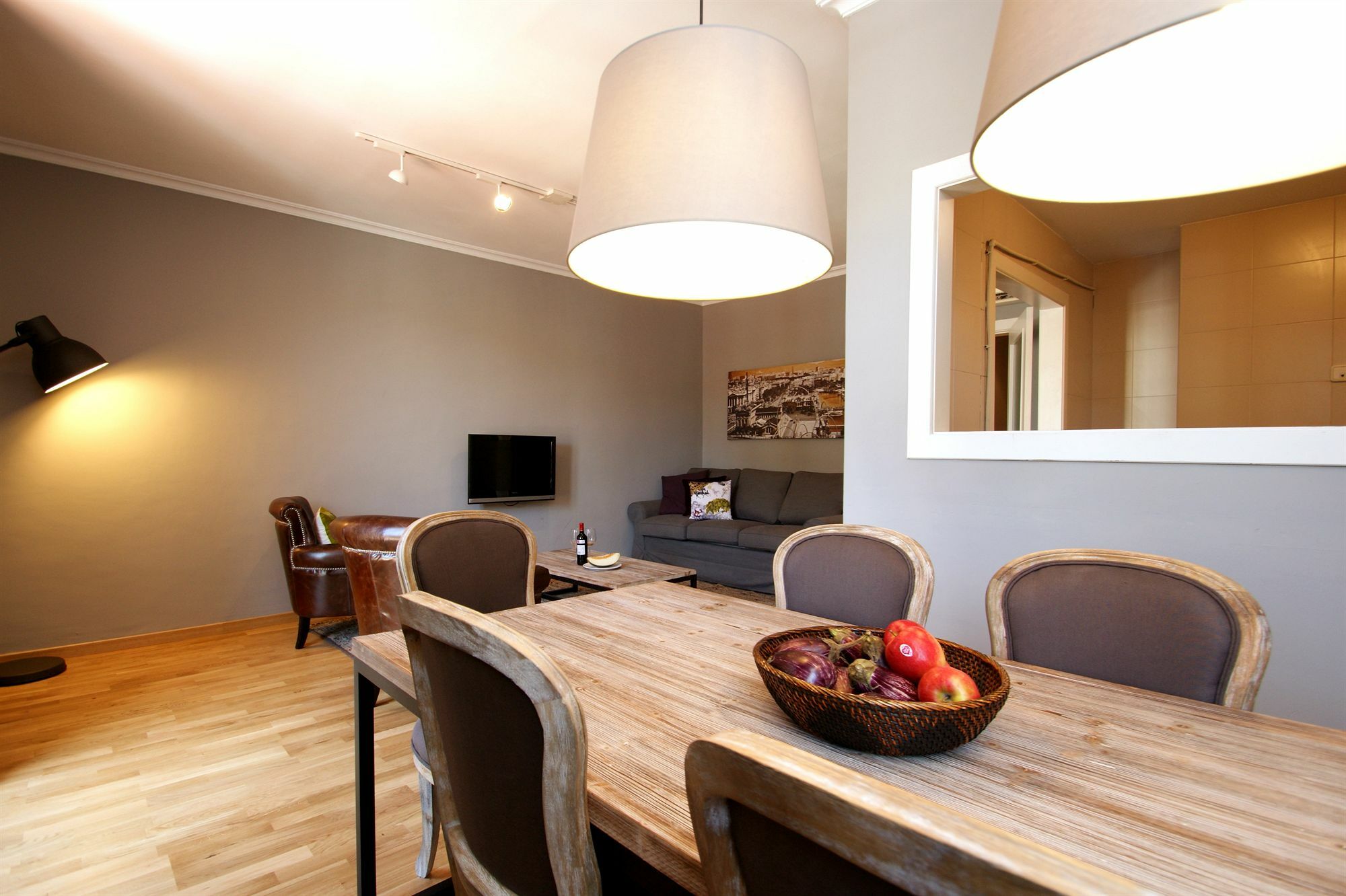 Short Group Paseo De Gracia Serviced Barcelona