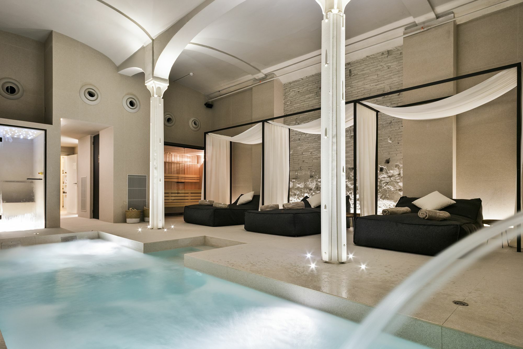Hotel Yurbban Passage Hotel&spa 4*