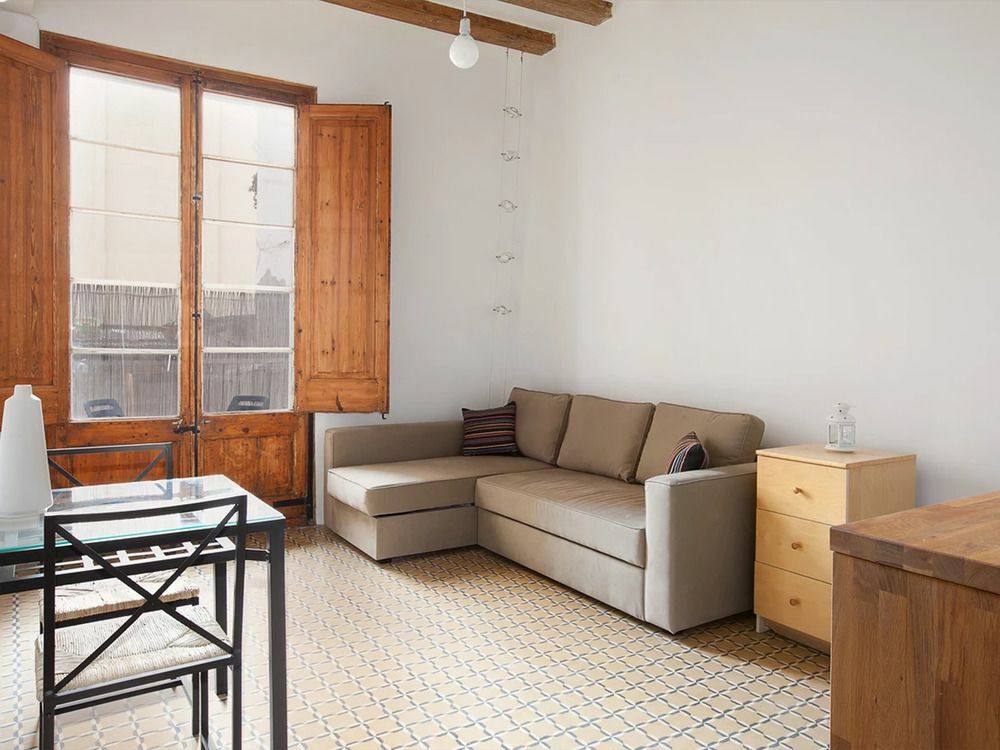 Borrell - Near Ramblas Apartment