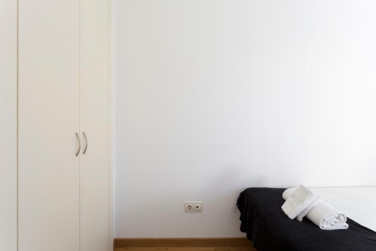 1214 - Two Bedrooms Ciutadella Apartment