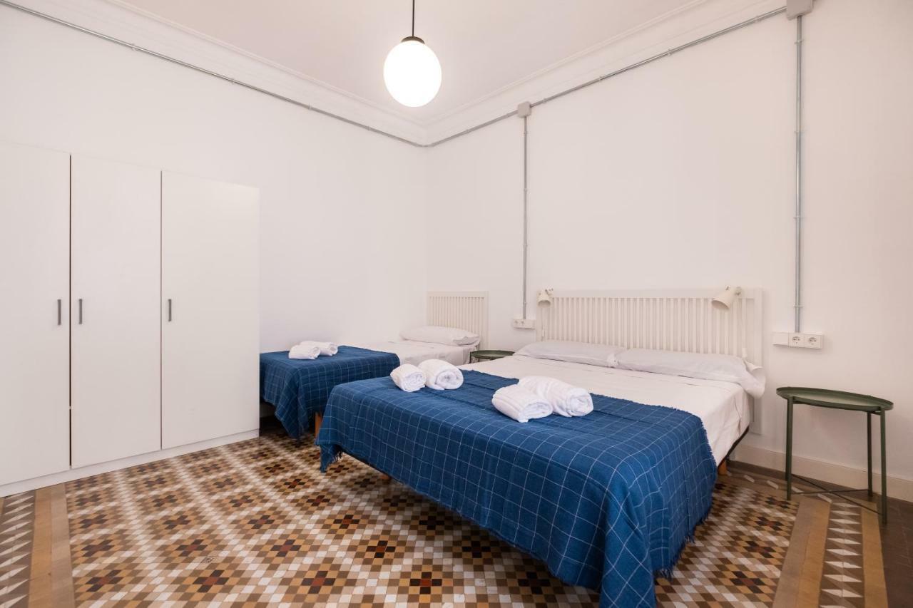 B32-sunny And Modernist For Groups In Center Appartement *