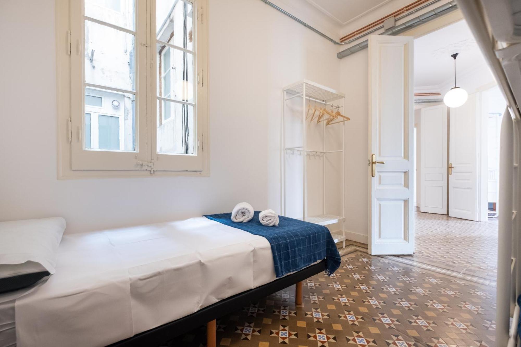 Appartement B32-sunny And Modernist For Groups In Center