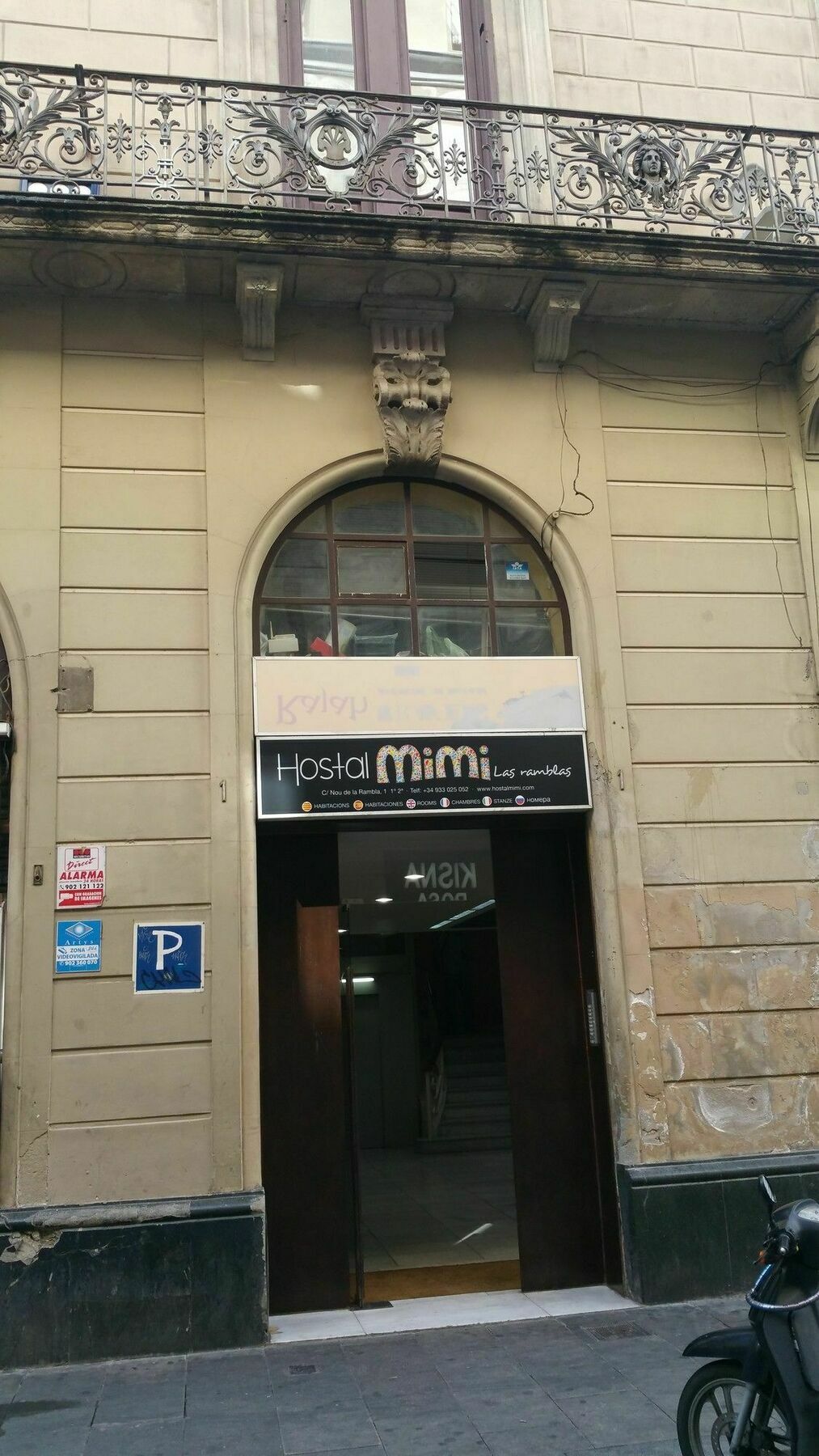Mimi Ramblas Pensión Barcelona