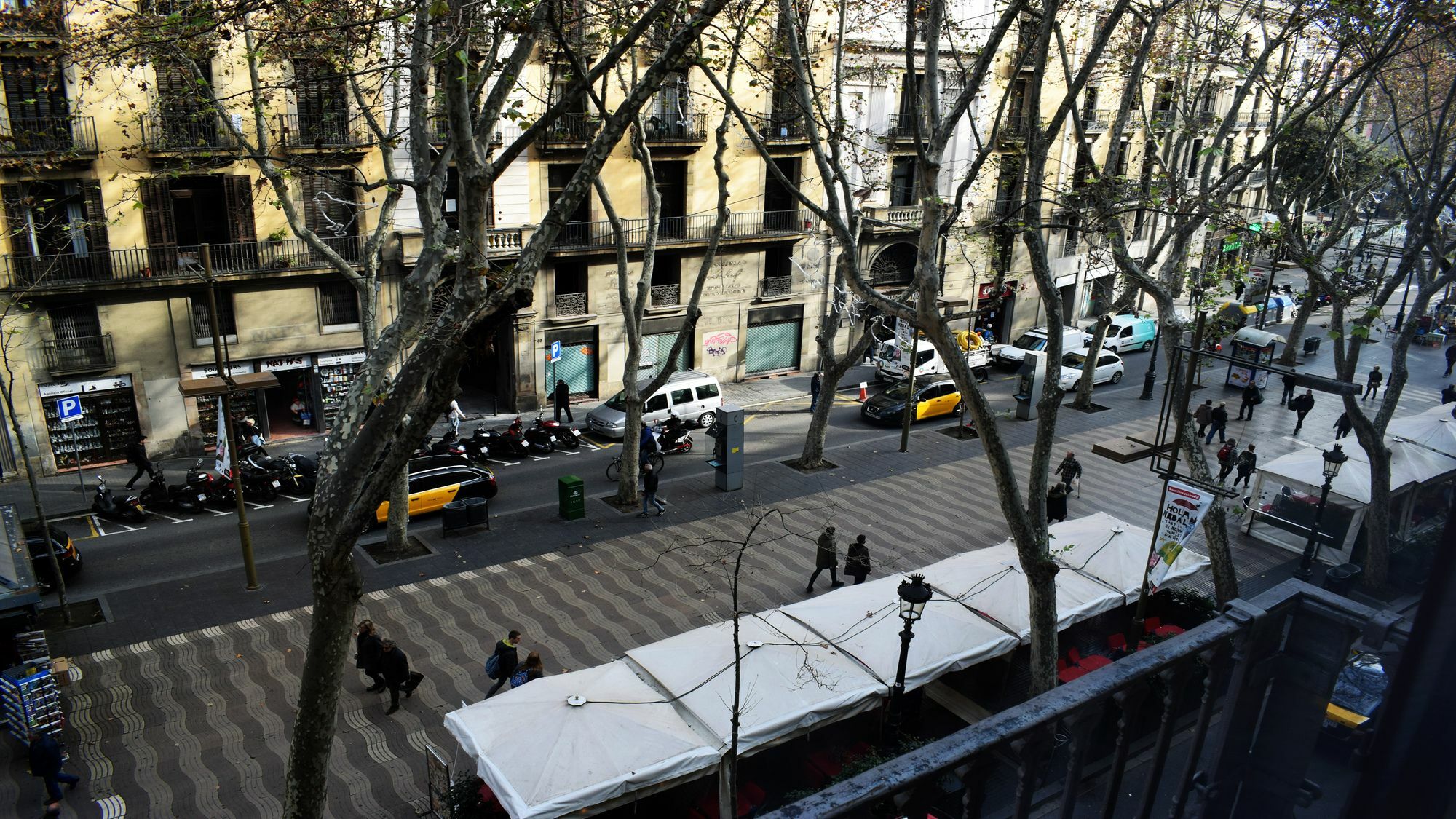Mimi Ramblas Pensión Barcelona