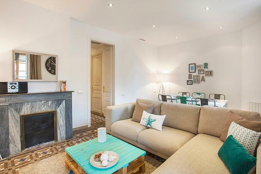 Grande And Authentic In Eixample With Central Ac, Mosaic Appartement