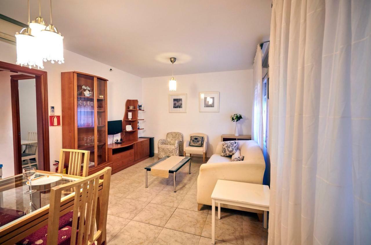 Torrassa Fira Apartment