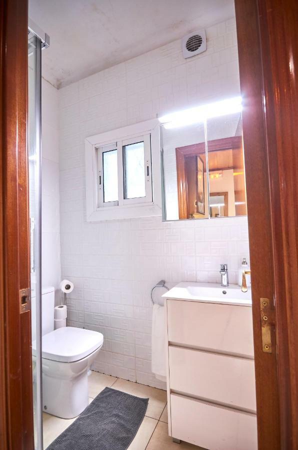 Torrassa Fira Apartment *