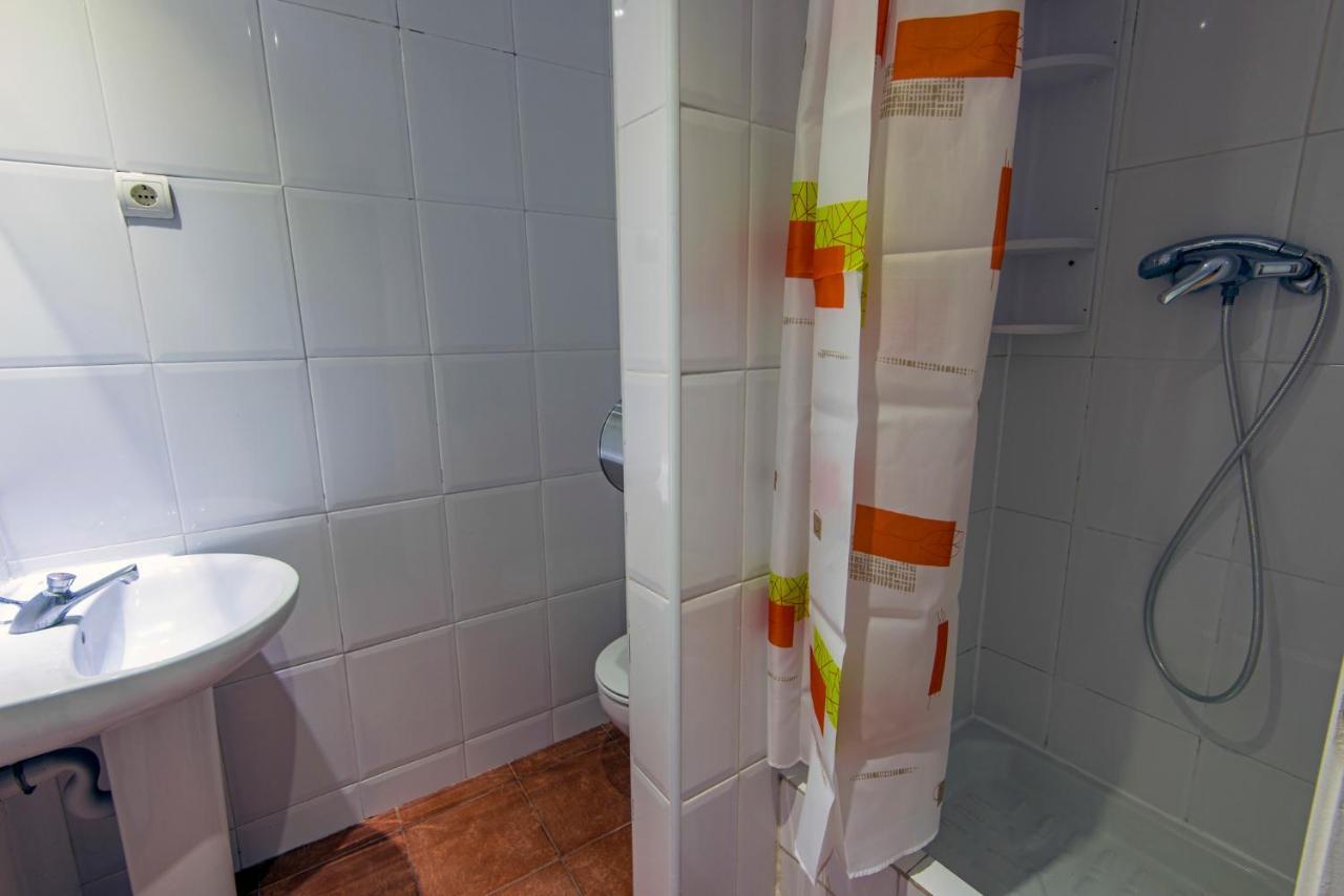 Residencia Sants Hostel *