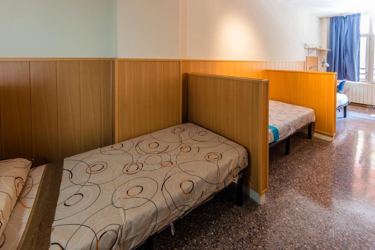 Residencia Sants Hostel