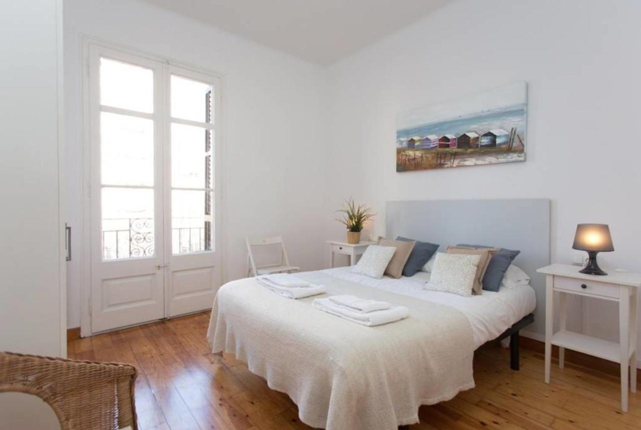Priority Fira Apartments Appartement