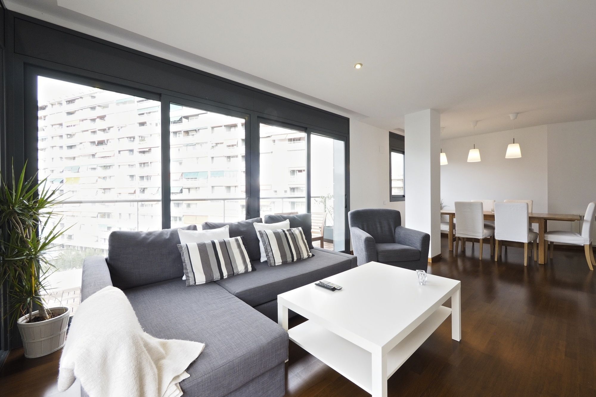 Vacasa - Exclusive Les Corts Appartement