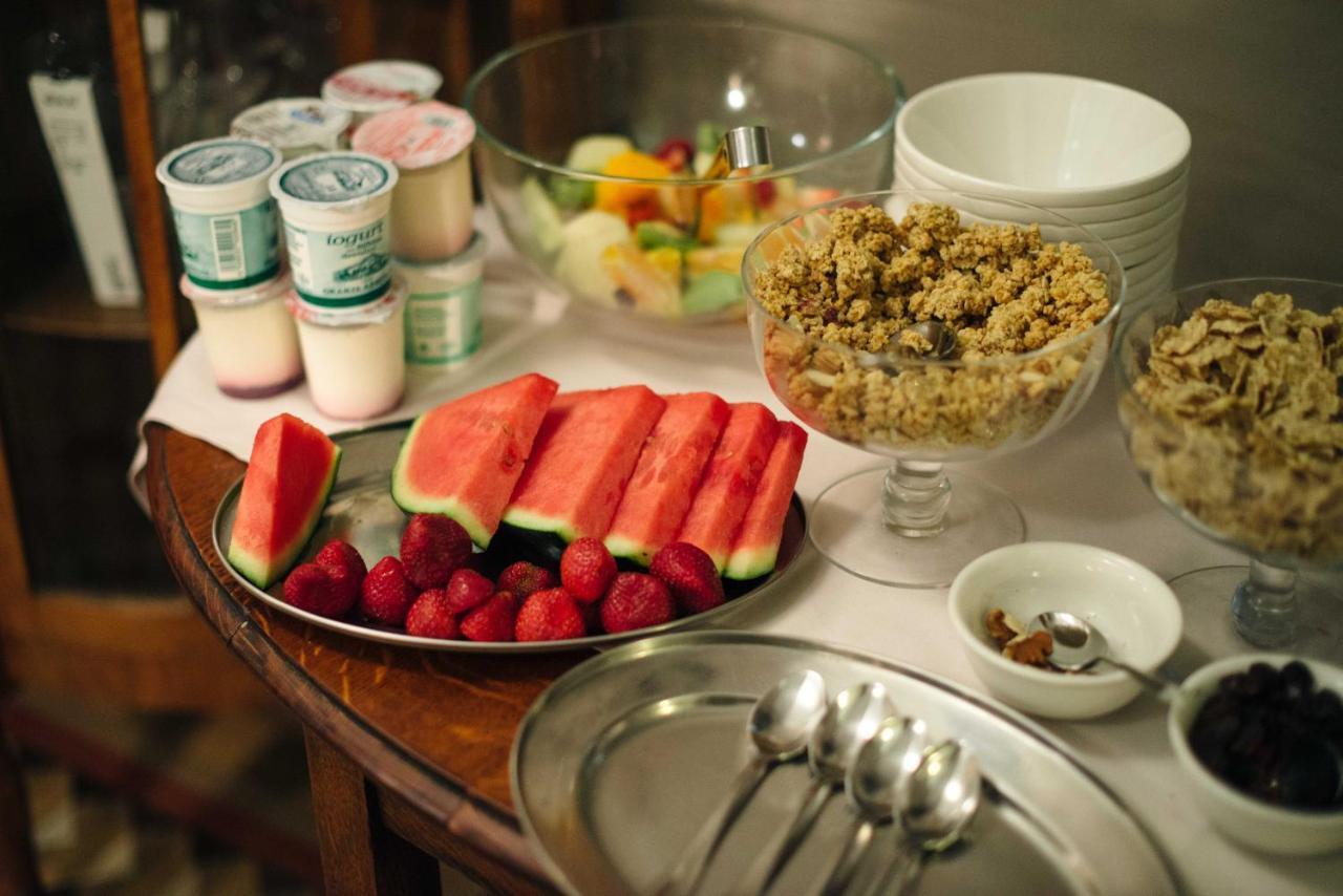 Bed & Breakfast Circa 1905