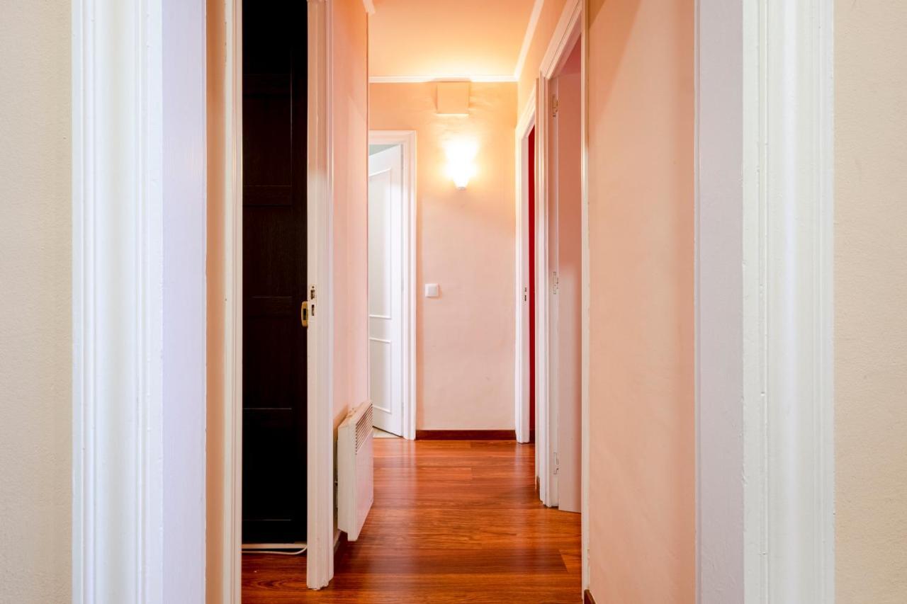 Apartment Three Bedroom In Sants Barcelona