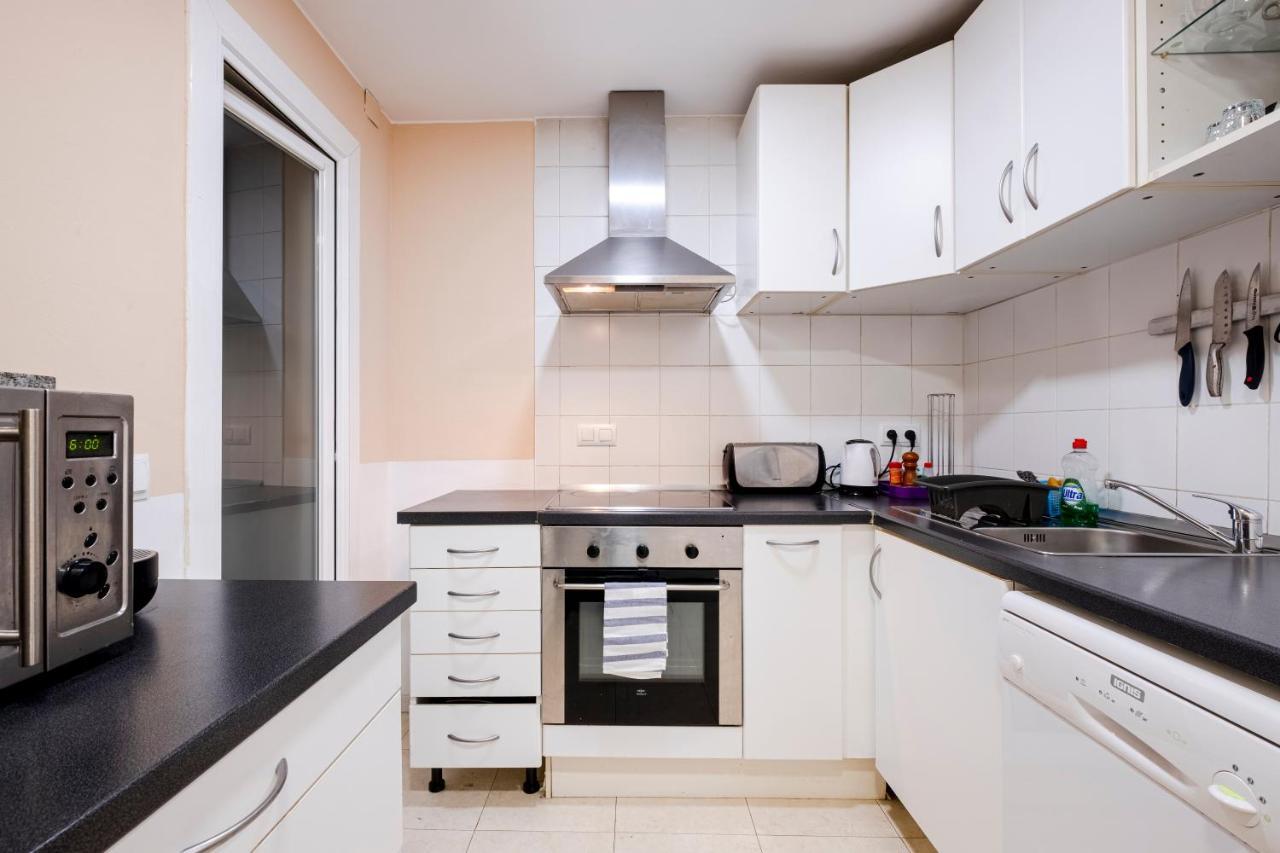 Apartment Three Bedroom In Sants Barcelona