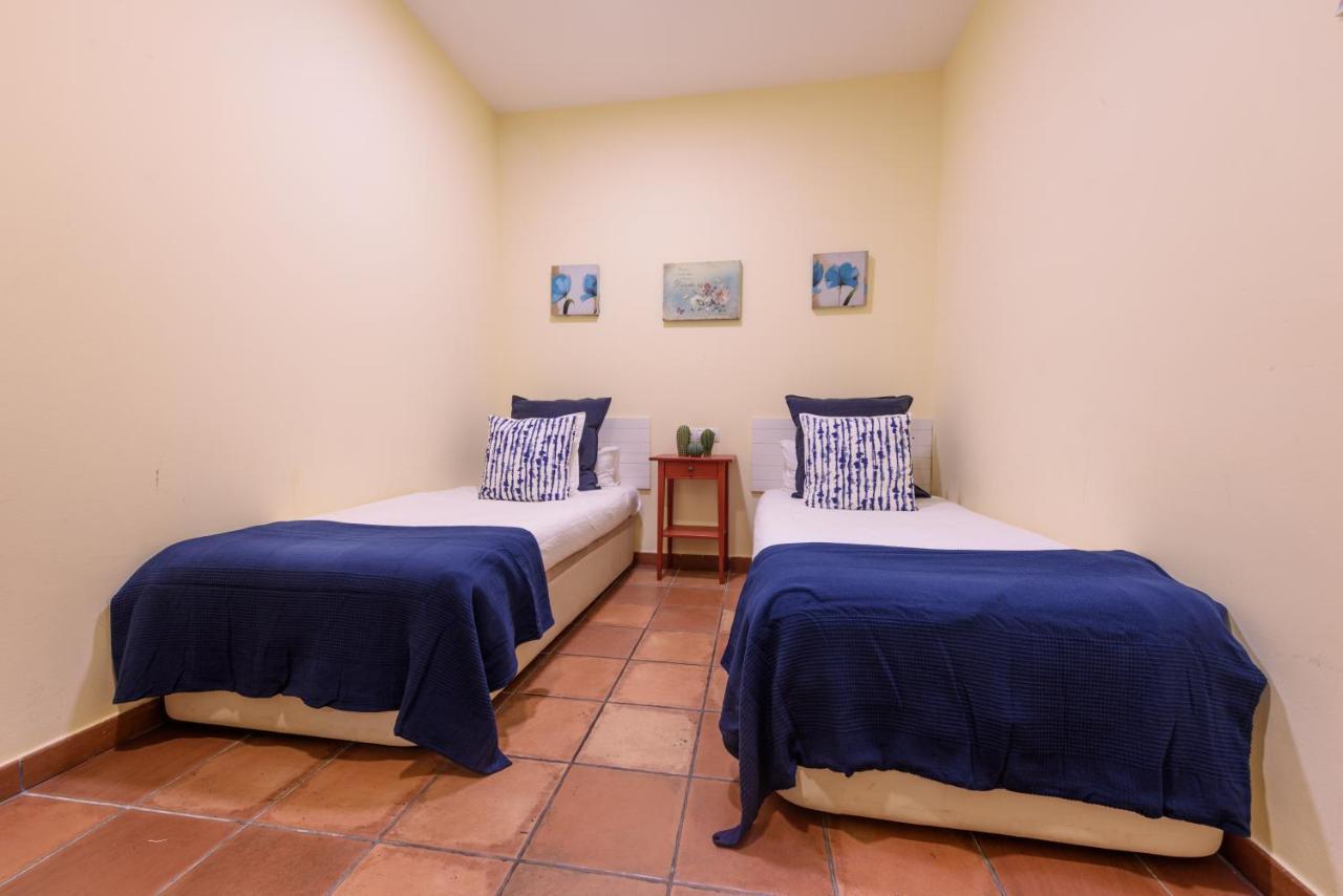 Apartment Ramblasrentals Chic & Spacious Flat Pool Table 15m Ramblas - Parking - Wifi