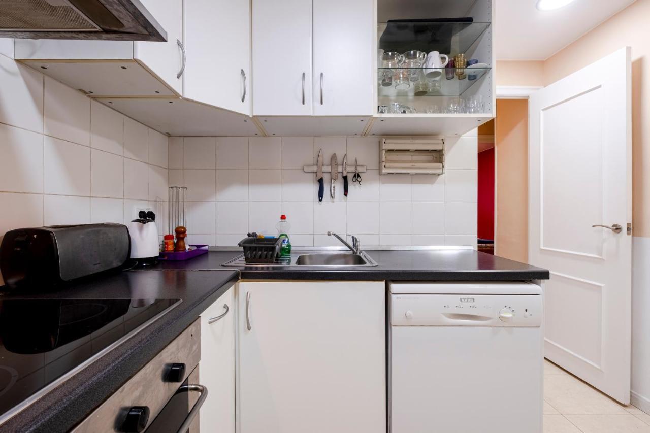 Apartment Three Bedroom In Sants Barcelona