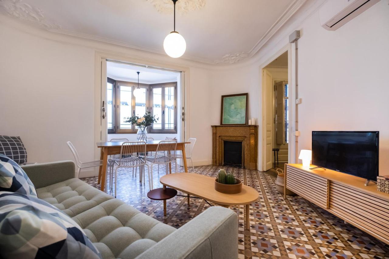 Modernist For Large Groups In Eixample