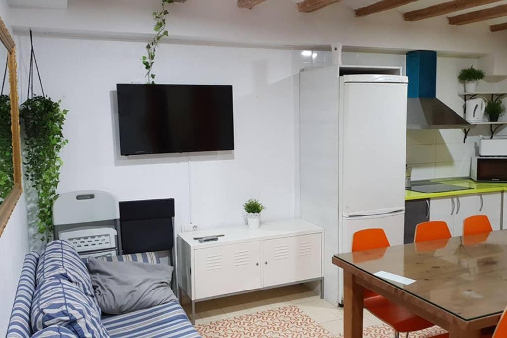 7 Pax Montserrat Ramblas Barcelona Appartement