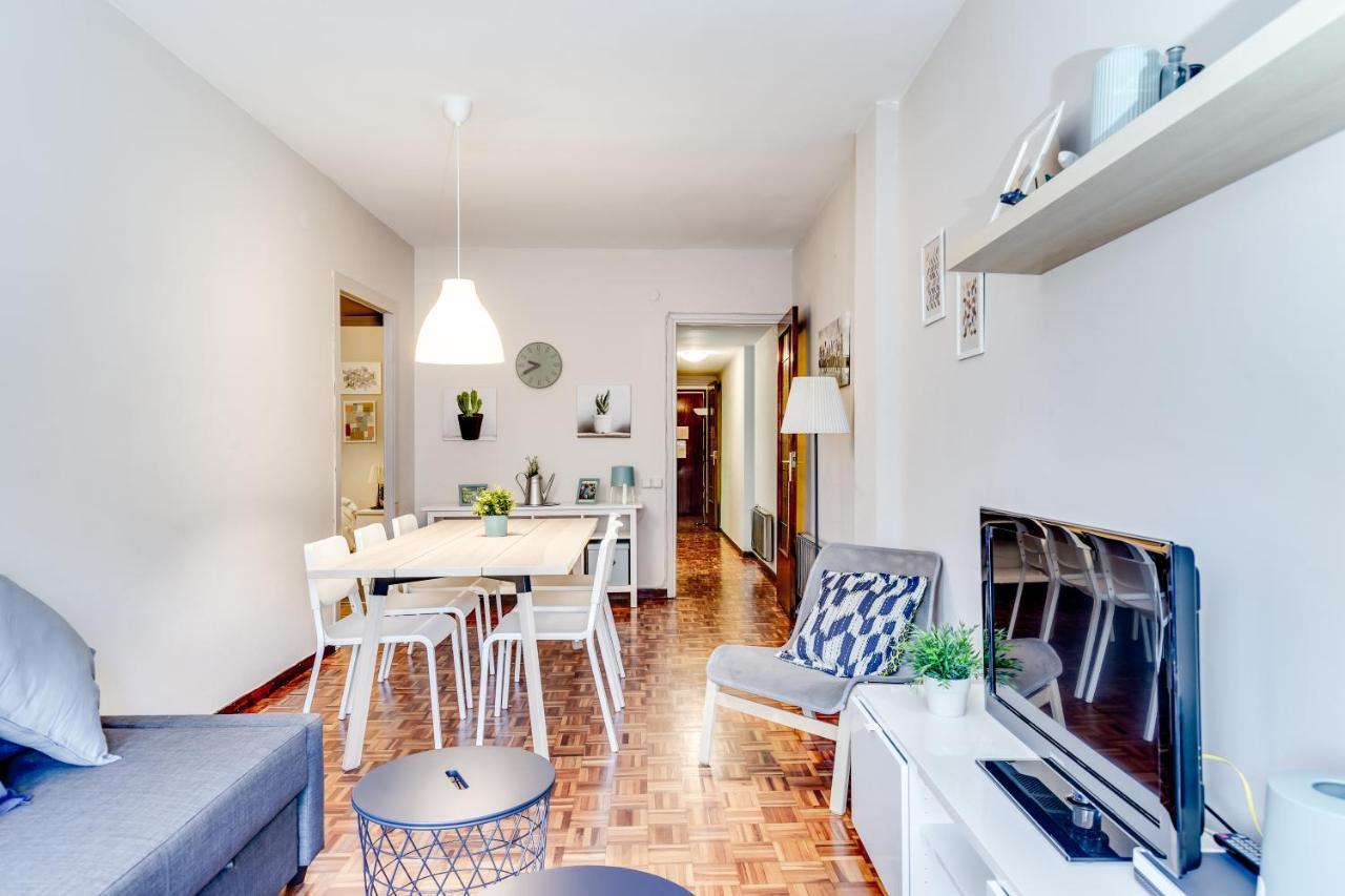 Spacious 4 Bedroom Fira Bcn&camp Nou *
