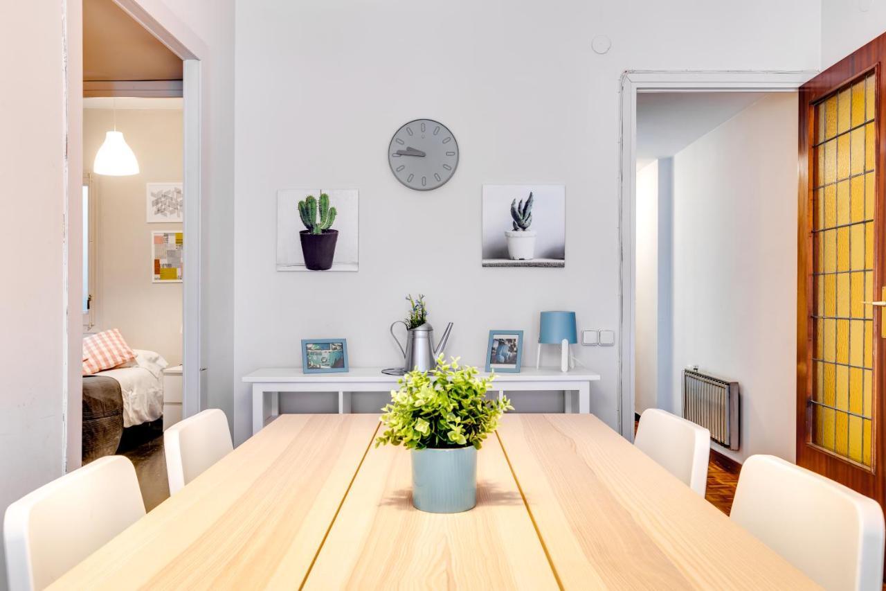Spacious 4 Bedroom Fira Bcn & Camp Nou * Barcelona