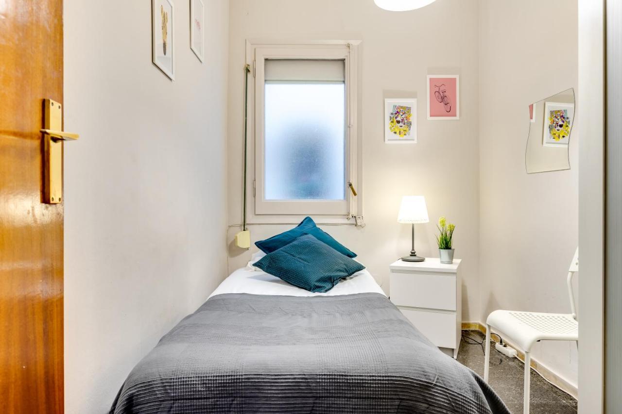 Spacious 4 Bedroom Fira Bcn&camp Nou * Barcelona