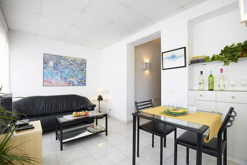 Ainb Diagonal Francesc Macia Appartement