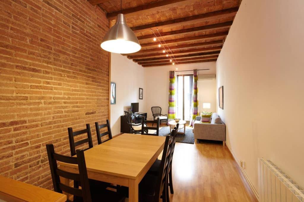 Beautiful Apartment In Eixample Barcelona