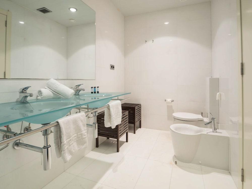 Rent Passeig De Gracia Hotel Barcelona