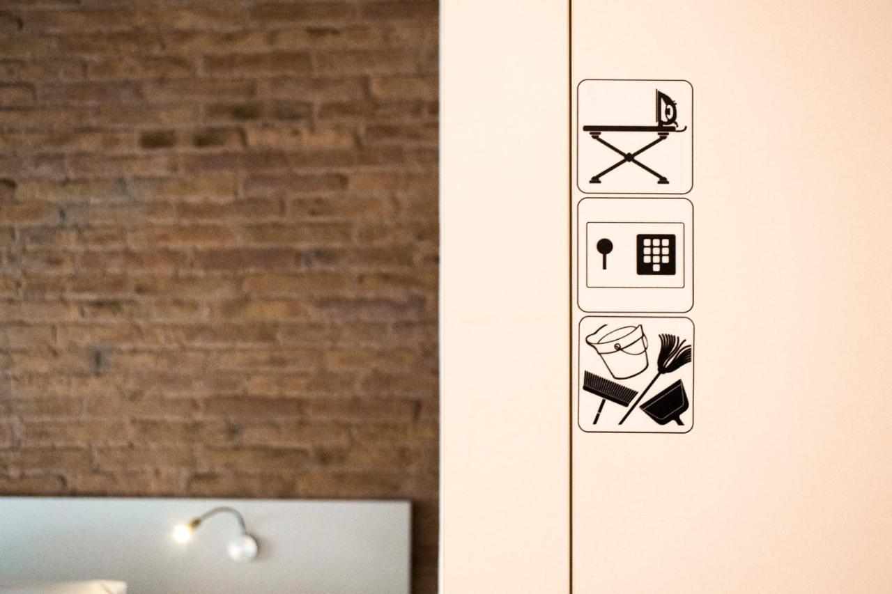 Happy People Sagrada Familia Apartment Barcelona