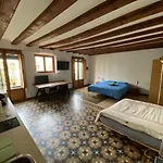 Lovely 2-Bed Apartment In Barcelonas Best Location