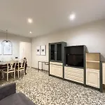 Bebarceloner Eixample Apartments - 3 Bedrooms