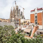 31Mai1043 - Sunny Home Terrace Sagrada Familia
